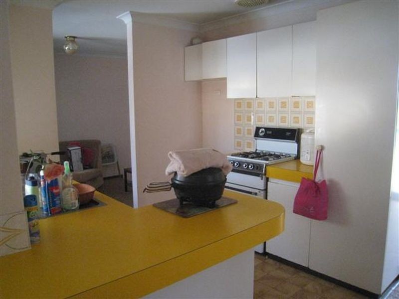 16 Lauri Court, Parkwood WA 6147