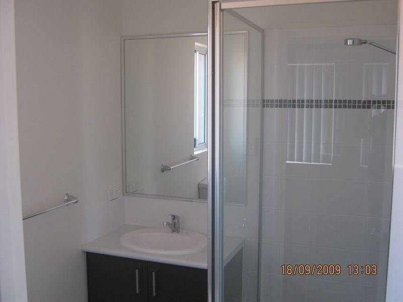 18/54 Sixth Rd, Armadale WA 6112