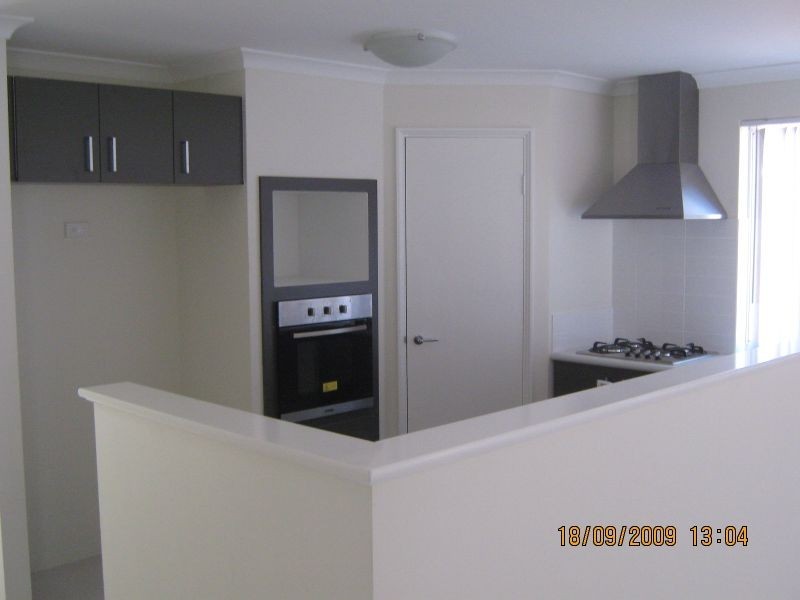 18/54 Sixth Rd, Armadale WA 6112