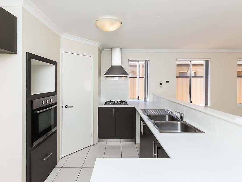 7/54 Sixth Road, Armadale WA 6112