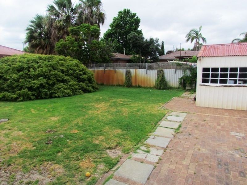 17 Barber Place, Riverton WA 6148