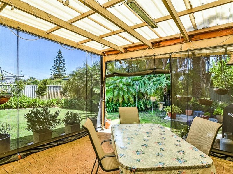 6 Tricia Court, Shelley WA 6148