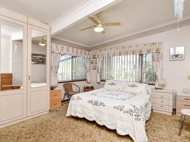 6 Tricia Court, Shelley WA 6148