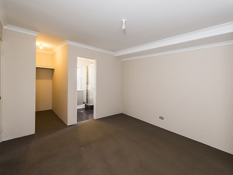 4 Keble Lane, Piara Waters WA 6112