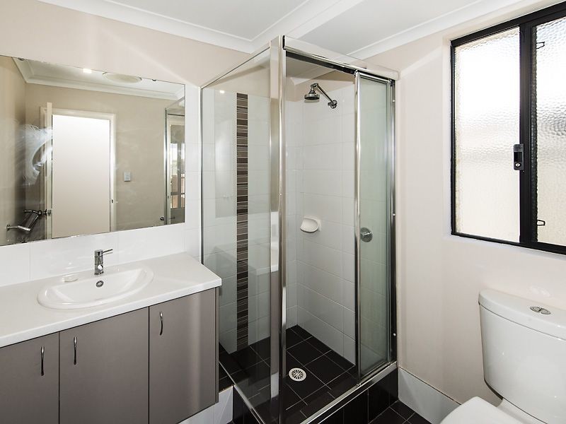 4 Keble Lane, Piara Waters WA 6112