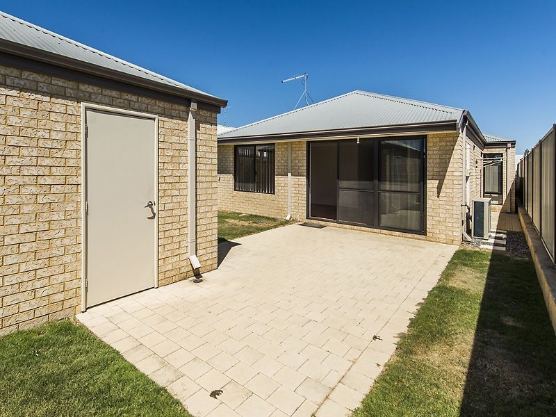 4 Keble Lane, Piara Waters WA 6112