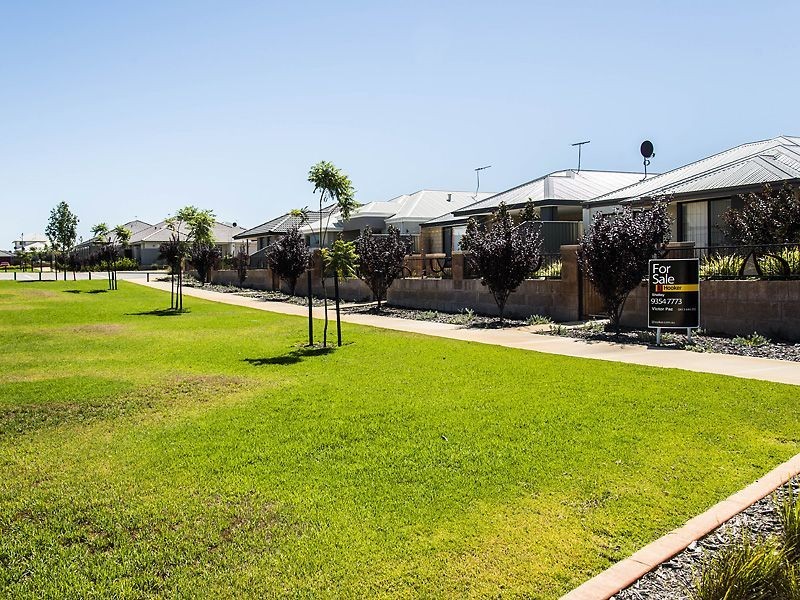 4 Keble Lane, Piara Waters WA 6112