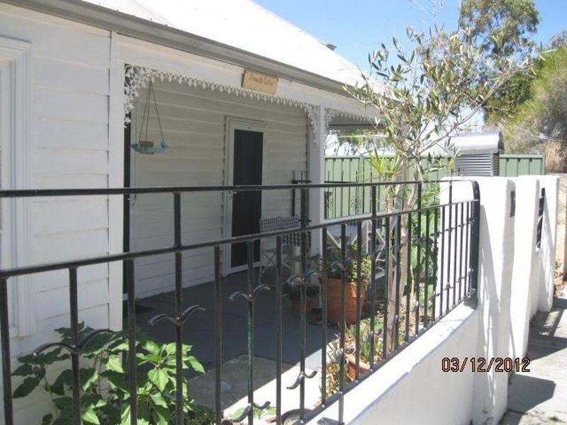 16 Knutsford Street, Fremantle WA 6160