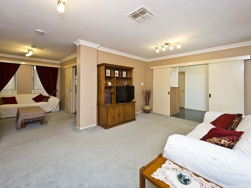 19 Zenith Street, Shelley WA 6148