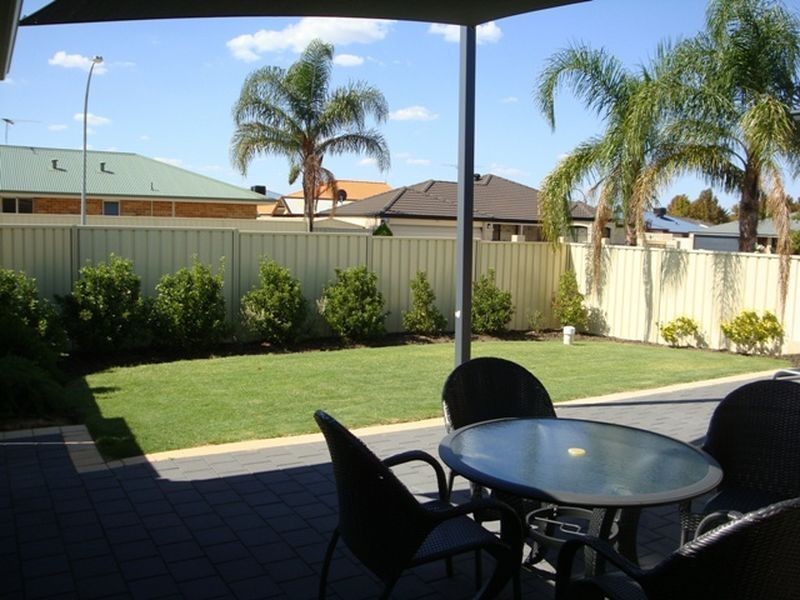 59 Canna Drive, Canning Vale WA 6155