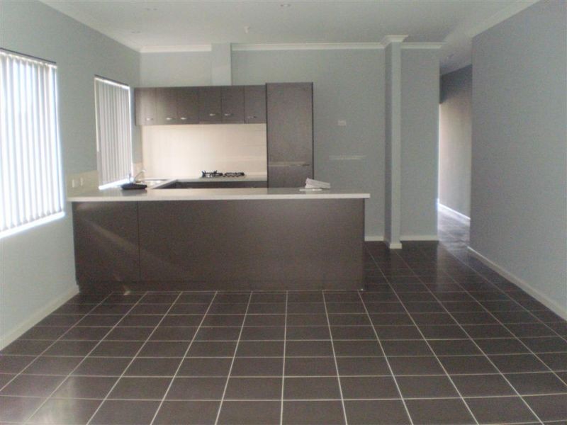 16 Fairlie Road, Canning Vale WA 6155