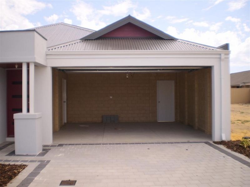 16 Fairlie Road, Canning Vale WA 6155