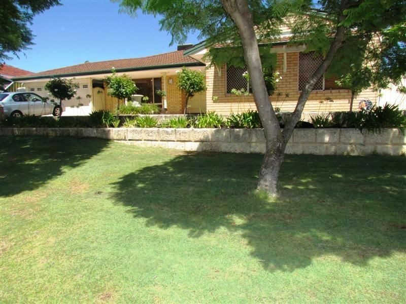 1 Treetop Circle, Canning Vale WA 6155