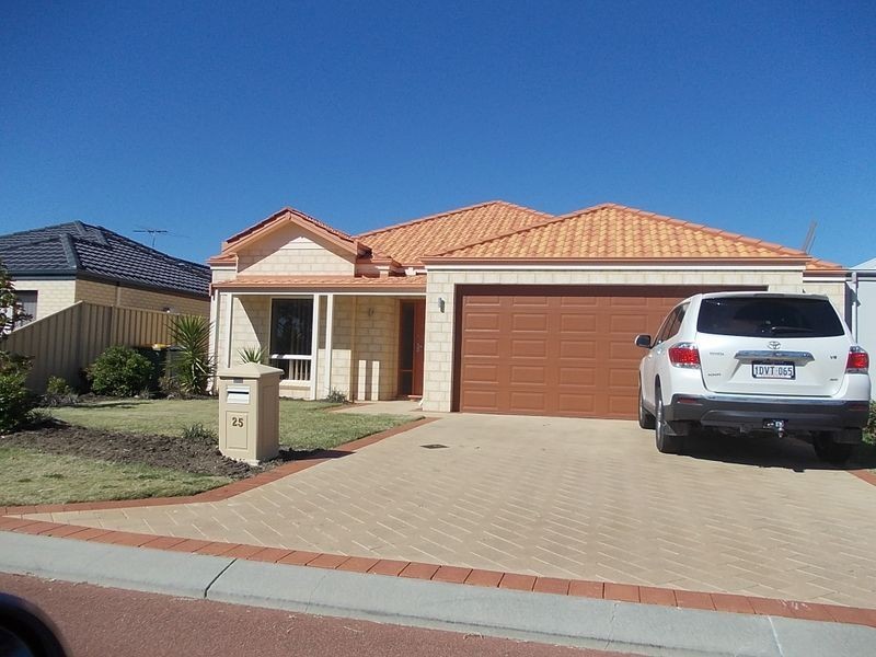 25 Manchester Way, Canning Vale WA 6155