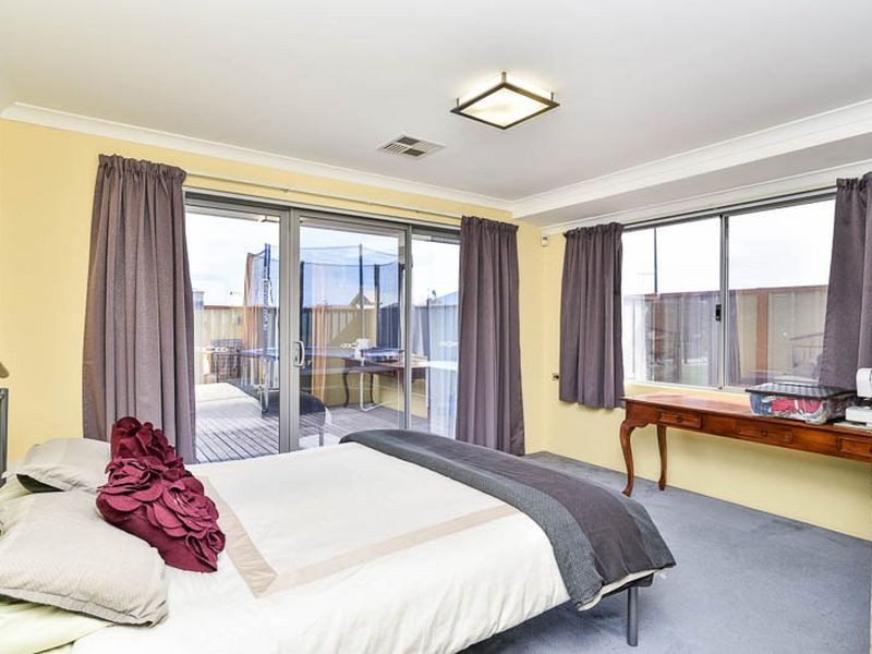 14 Caridean Way, Hammond Park WA 6164
