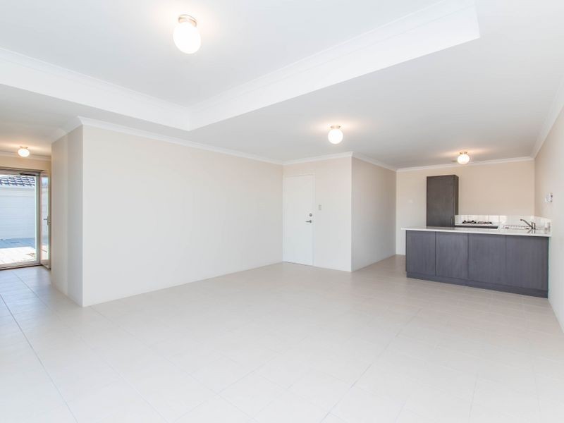 5/2 Positano Crescent, Yangebup WA 6164