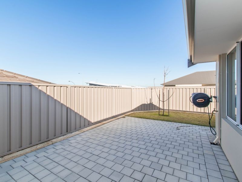 5/2 Positano Crescent, Yangebup WA 6164
