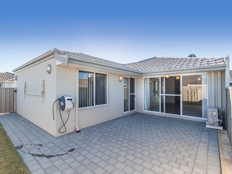 5/2 Positano Crescent, Yangebup WA 6164