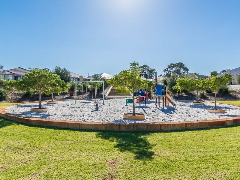 5/2 Positano Crescent, Yangebup WA 6164