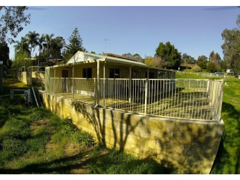 8 Brook Road, Jarrahdale WA 6124