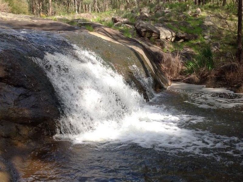 8 Brook Road, Jarrahdale WA 6124