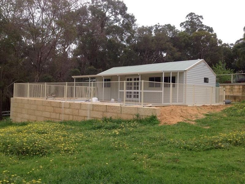 8 Brook Road, Jarrahdale WA 6124