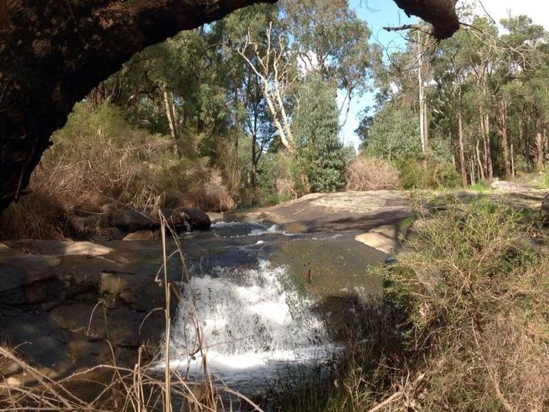 8 Brook Road, Jarrahdale WA 6124