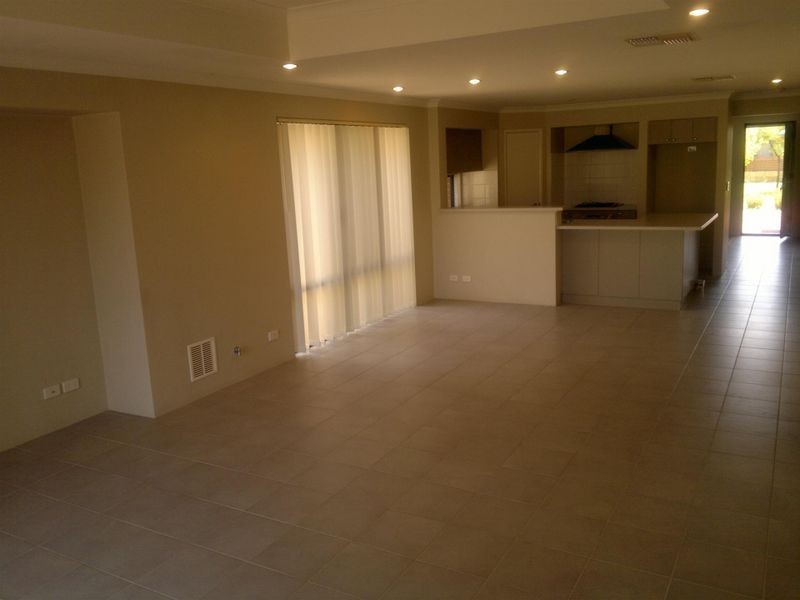 3/27 Wiltshire Avenue, Thornlie WA 6108