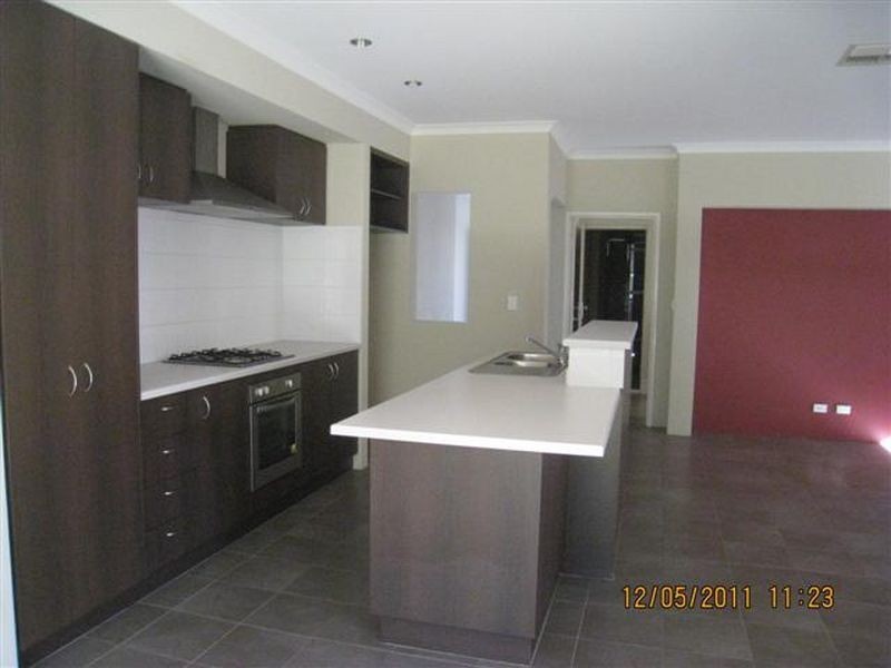 33 Astroloma Drive, Success WA 6164