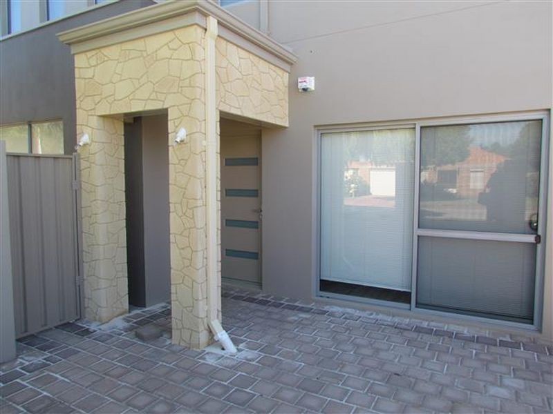 1/7 Gild Street, Cloverdale WA 6105