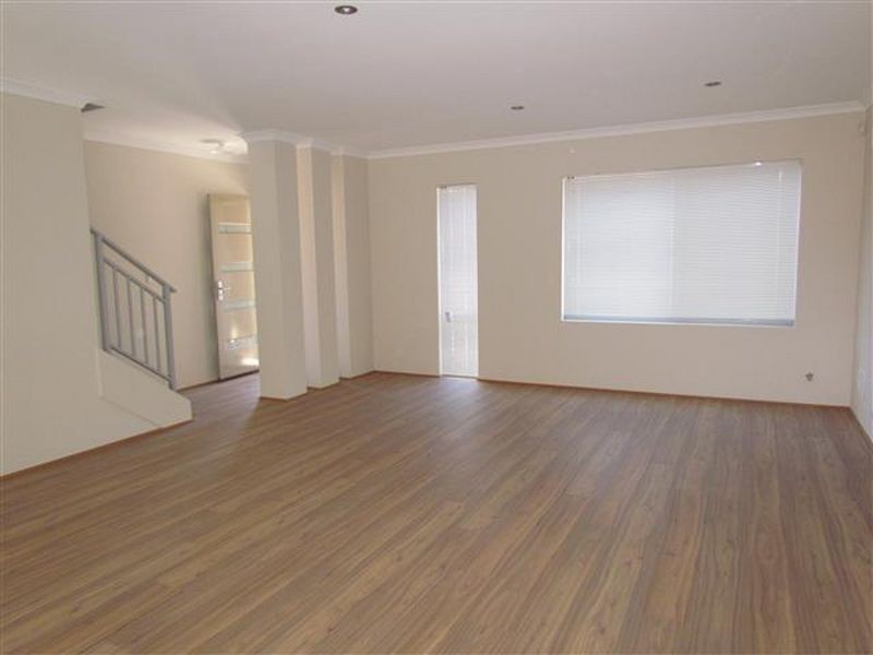 2/7 Gild Street, Cloverdale WA 6105