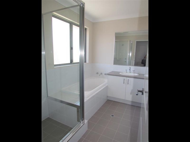 2/7 Gild Street, Cloverdale WA 6105