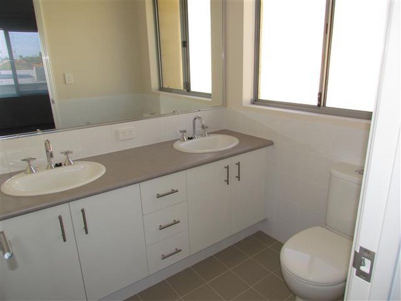 2/7 Gild Street, Cloverdale WA 6105