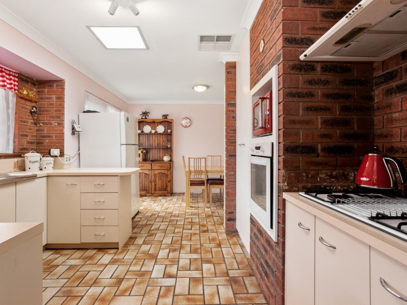 102 Apsley Road, Willetton WA 6155