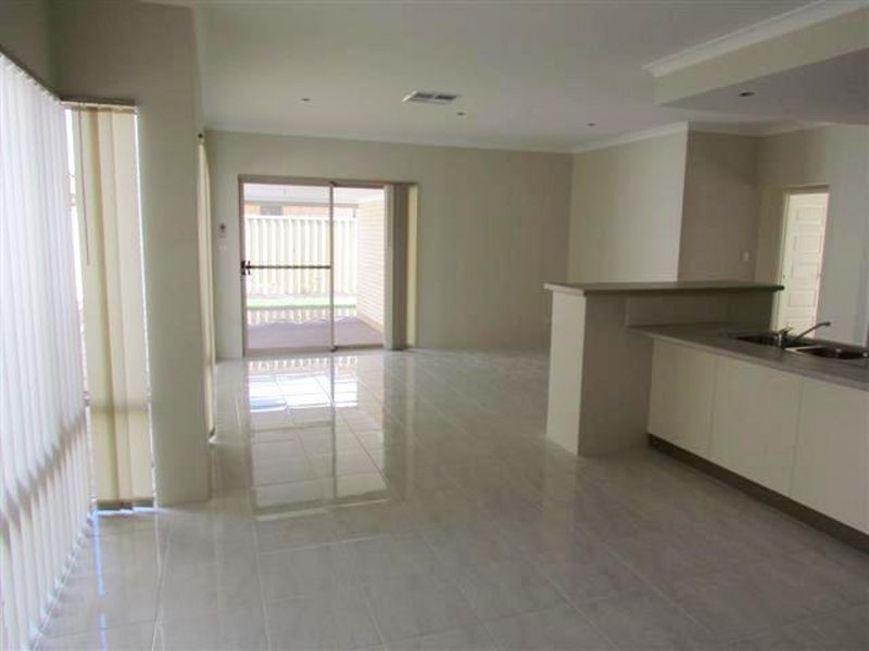 11 Raven Way, Harrisdale WA 6112