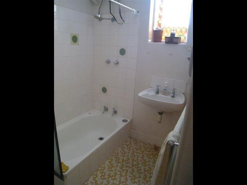 24/4 Comer Street, Como WA 6152