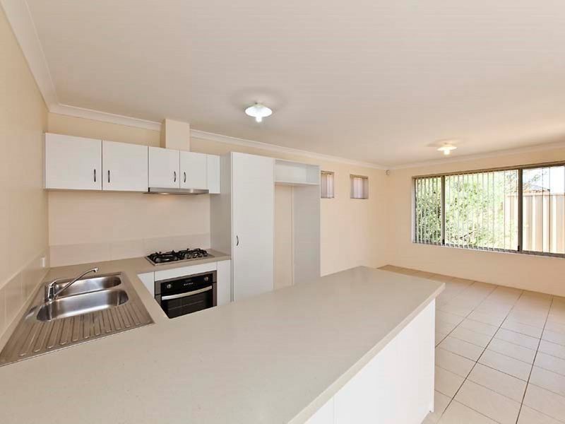 5 Heaney Way, Canning Vale WA 6155