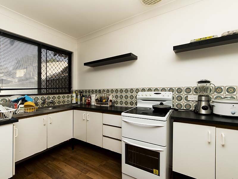 1/1 Tricia Court, Shelley WA 6148