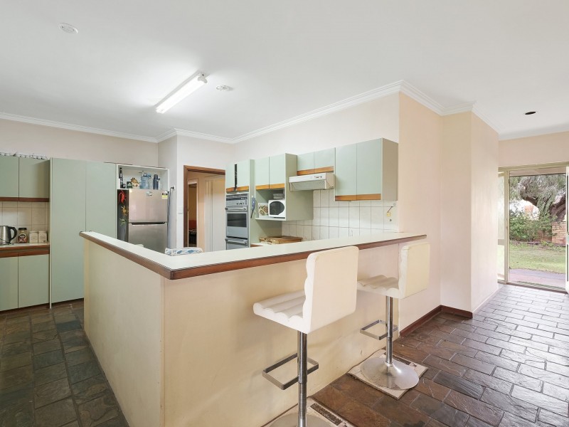 26 Tudor Avenue North, Shelley WA 6148