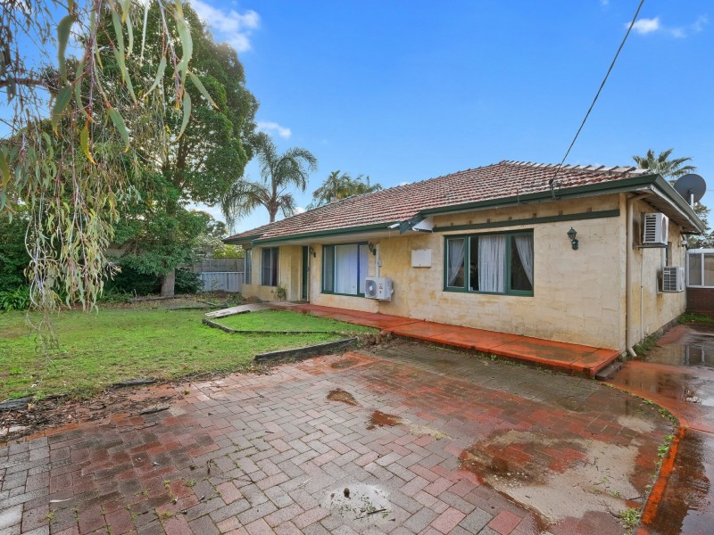 26 Tudor Avenue North, Shelley WA 6148