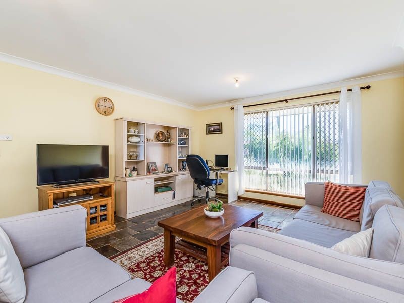 13 Storey Road, Thornlie WA 6108