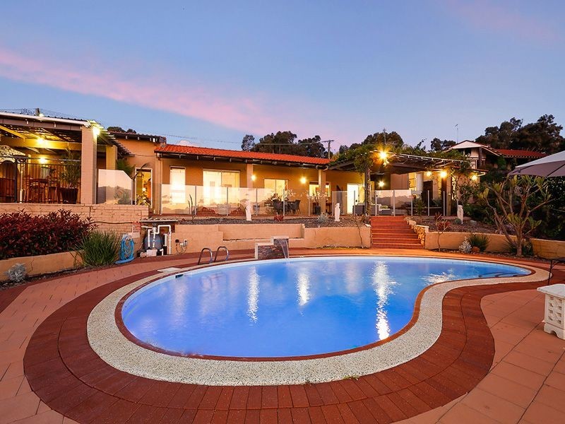 7 Maxine Court, Lesmurdie WA 6076