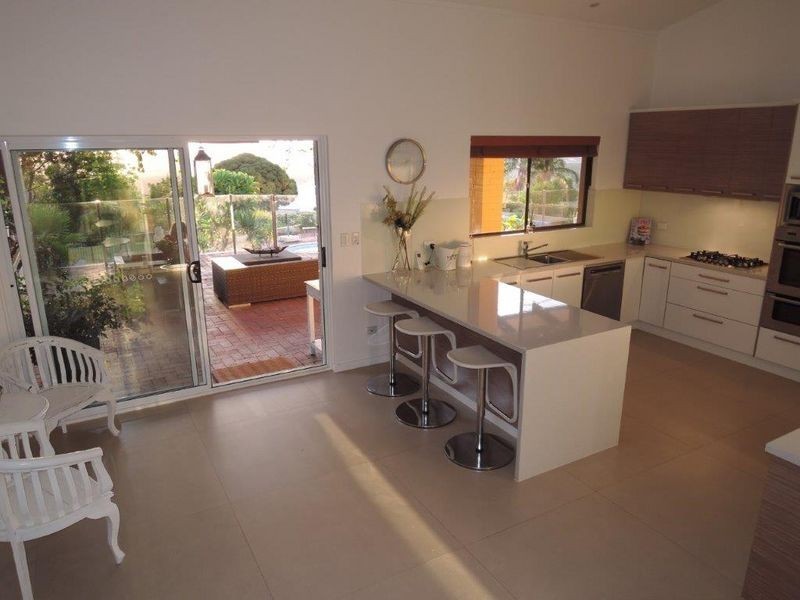 7 Maxine Court, Lesmurdie WA 6076