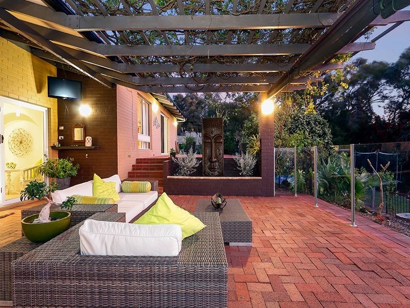 7 Maxine Court, Lesmurdie WA 6076