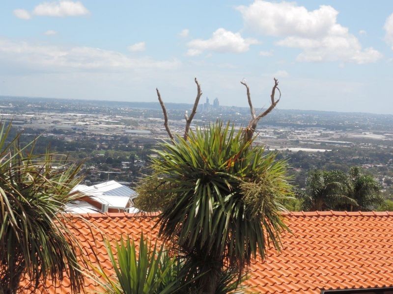 7 Maxine Court, Lesmurdie WA 6076