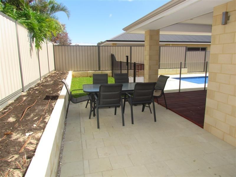 1b Casserley Drive, Leeming WA 6149