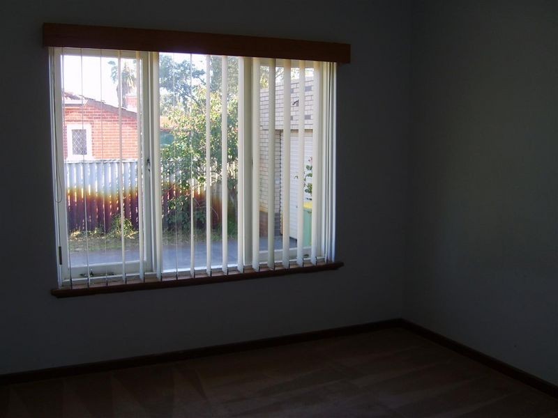 24 Wellington Street, Queens Park WA 6107