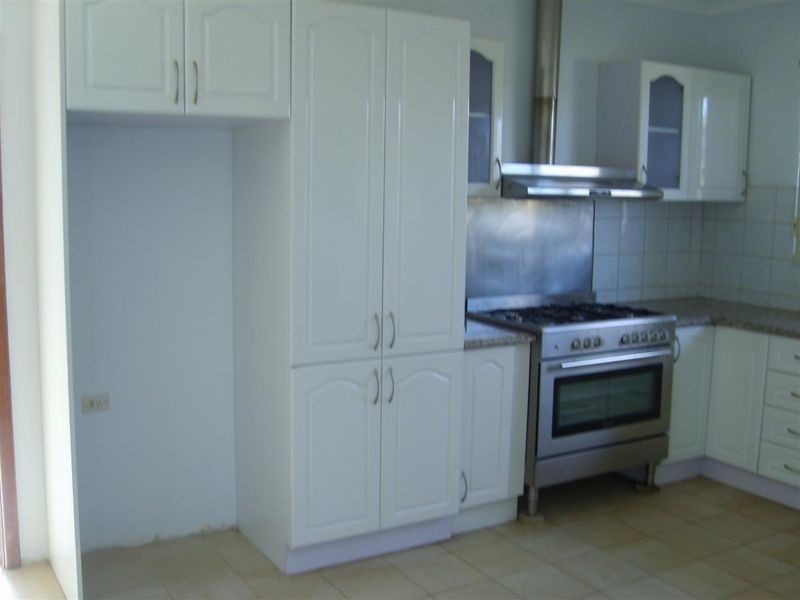 24 Wellington Street, Queens Park WA 6107