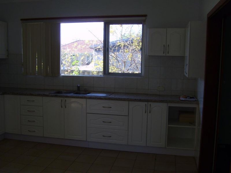 24 Wellington Street, Queens Park WA 6107