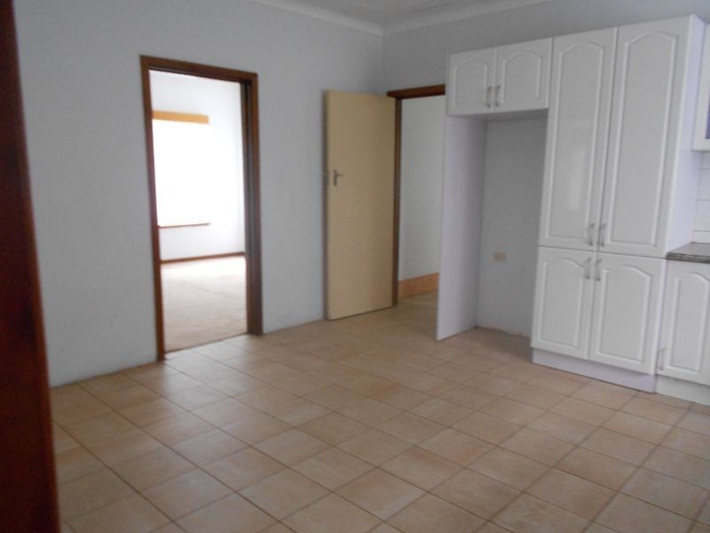 24 Wellington Street, Queens Park WA 6107